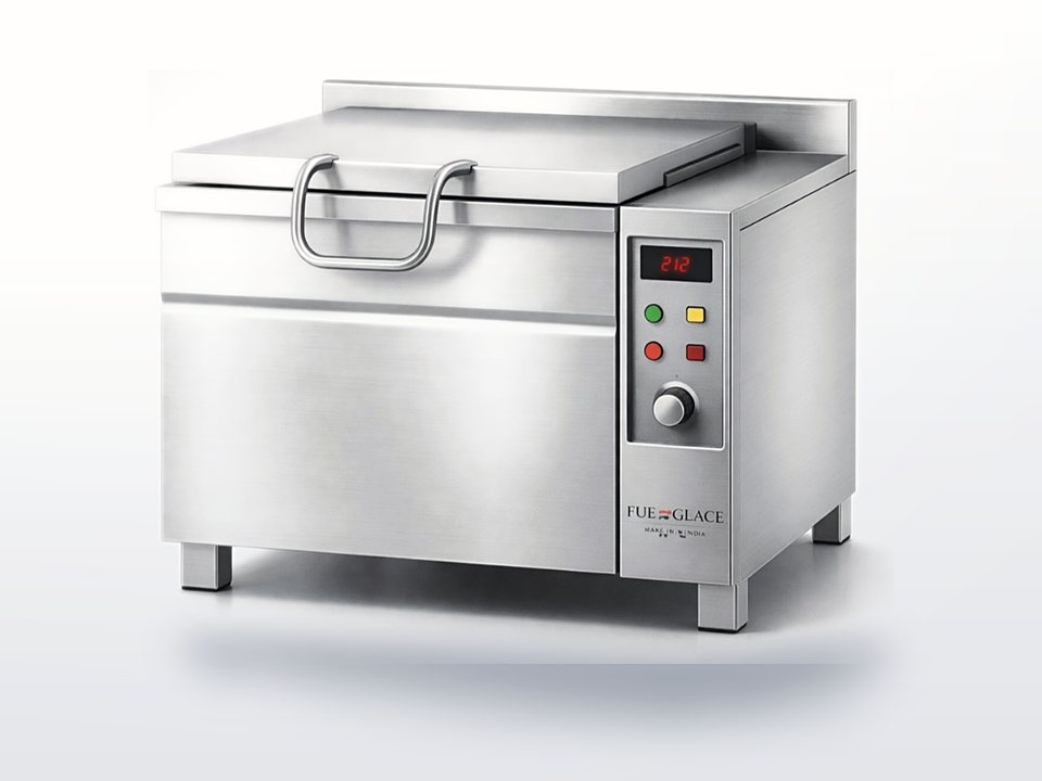 Stainless steel tilting brat pan with a hinged lid